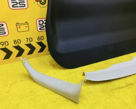 Обшивка двери багажника Toyota