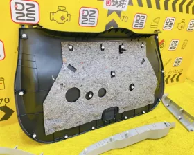 Обшивка двери багажника Toyota