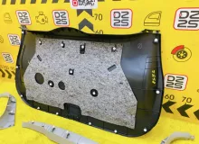 Обшивка двери багажника TOYOTA ESQUIRE 2015 6775028160 ZRR85G 3ZRFAE, задняя
