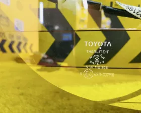 Стекло двери багажника Toyota