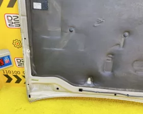 Капот Toyota