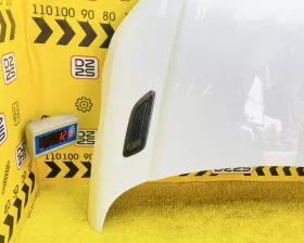 Капот Land Rover