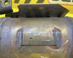 Катализатор TOYOTA