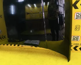Капот Land Rover