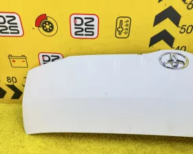 Капот Toyota