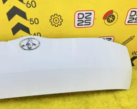 Капот Toyota