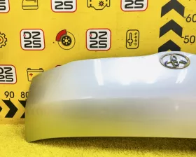 Капот Toyota