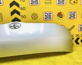 Капот Toyota
