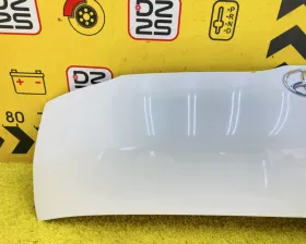 Капот Toyota