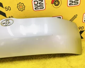 Капот Toyota