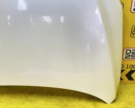 Капот Toyota