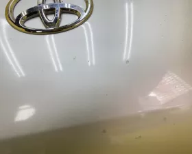 Капот Toyota