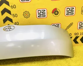 Капот Toyota