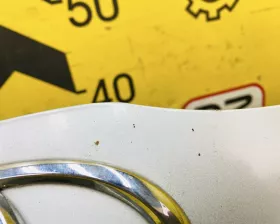 Капот Toyota