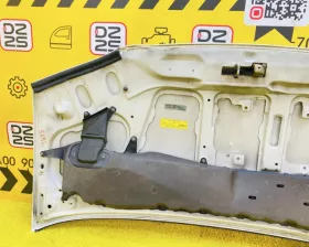 Капот Mitsubishi