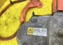 Компрессор кондиционера TOYOTA VOXY 2014 8837028030 ZWR80G 2ZRFXE, передний