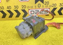 Компрессор кондиционера TOYOTA VOXY 2014 8837028030 ZWR80G 2ZRFXE, передний