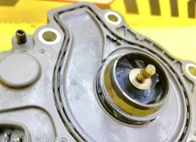 Помпа TOYOTA VOXY 2014 161A029015 ZWR80G 2ZRFXE, передняя