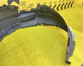 Подкрылок Toyota