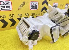 Печка салона LEXUS CT200H 2012 8713075020 ZWA10 2ZRFXE, передняя