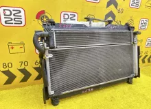 Радиатор основной TOYOTA VOXY 2014 1640037280 ZWR80G 2ZRFXE, передний