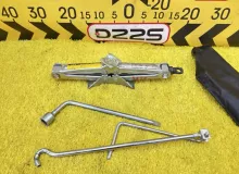Поддомкратник/ домкрат TOYOTA RAV4 2000/Цвет 064 0911042030 ZCA26W 1ZZFE, задний
