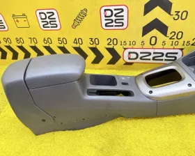 Бардачок между сиденьями TOYOTA