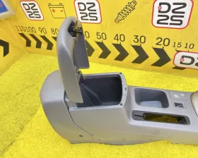 Бардачок между сиденьями TOYOTA