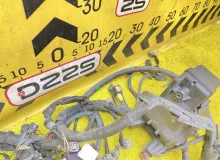 Коса под капот TOYOTA RAV4 2000/Цвет 064 821114A081 ZCA26W 1ZZFE, передняя