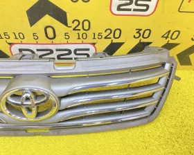 Решетка радиатора TOYOTA