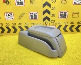 Бардачок между сиденьями Toyota