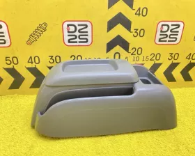 Бардачок между сиденьями Toyota