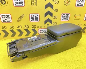 Бардачок между сиденьями Toyota