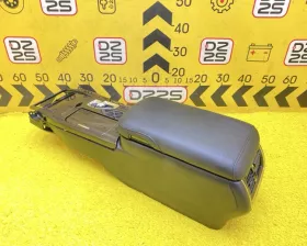Бардачок между сиденьями Toyota
