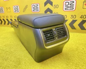 Бардачок между сиденьями Toyota