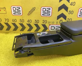 Бардачок между сиденьями Toyota