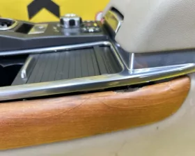 Бардачок между сиденьями Land Rover