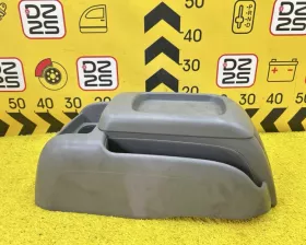 Бардачок между сиденьями Toyota