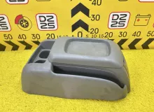 Бардачок между сиденьями TOYOTA HIACE 2006 5881026210 KDH205V 2KDFTV, передний