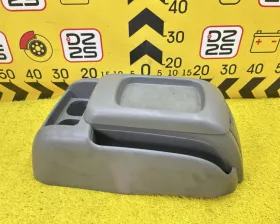 Бардачок между сиденьями Toyota