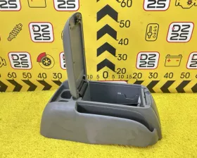 Бардачок между сиденьями Toyota
