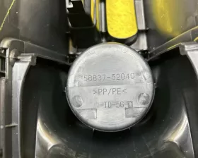 Бардачок между сиденьями Toyota