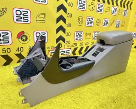 Бардачок между сиденьями Toyota