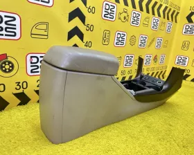 Бардачок между сиденьями Toyota