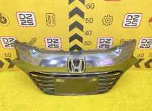 Решетка радиатора HONDA VEZEL 2015 71121T7B00 RU4 LEB, передняя