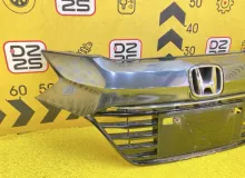 Решетка радиатора HONDA VEZEL 2015 71121T7B00 RU4 LEB, передняя
