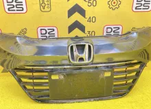 Решетка радиатора HONDA VEZEL 2015 71121T7B00 RU4 LEB, передняя