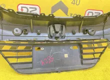 Решетка радиатора HONDA VEZEL 2015 71121T7B00 RU4 LEB, передняя