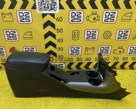 Бардачок между сиденьями Toyota