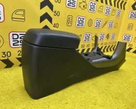 Бардачок между сиденьями Toyota